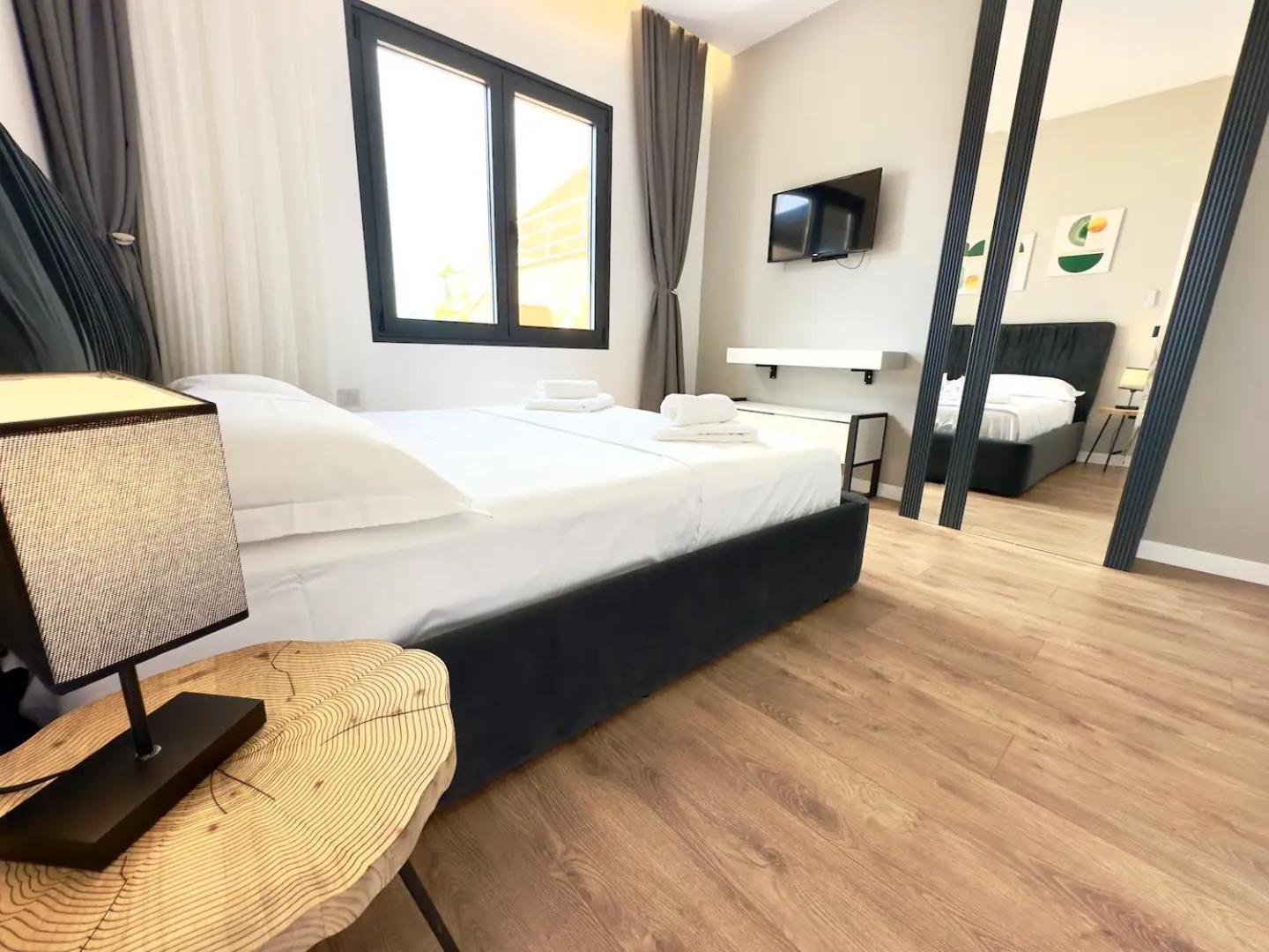 Sea View Luxury Penthouse,3rooms * Vlore