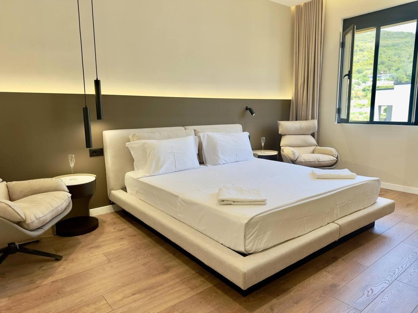 Apartment Sea View Luxury Penthouse,3rooms Vlore